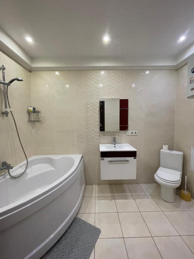 View Apartments, 22 Floor With 2 Rooms Kiev Dış mekan fotoğraf
